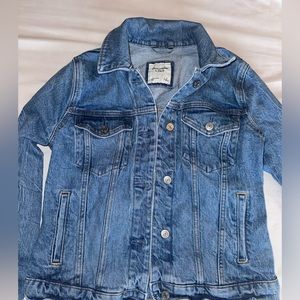 Abercrombie & Fitch Jean Jacket with front pockets. Size Small